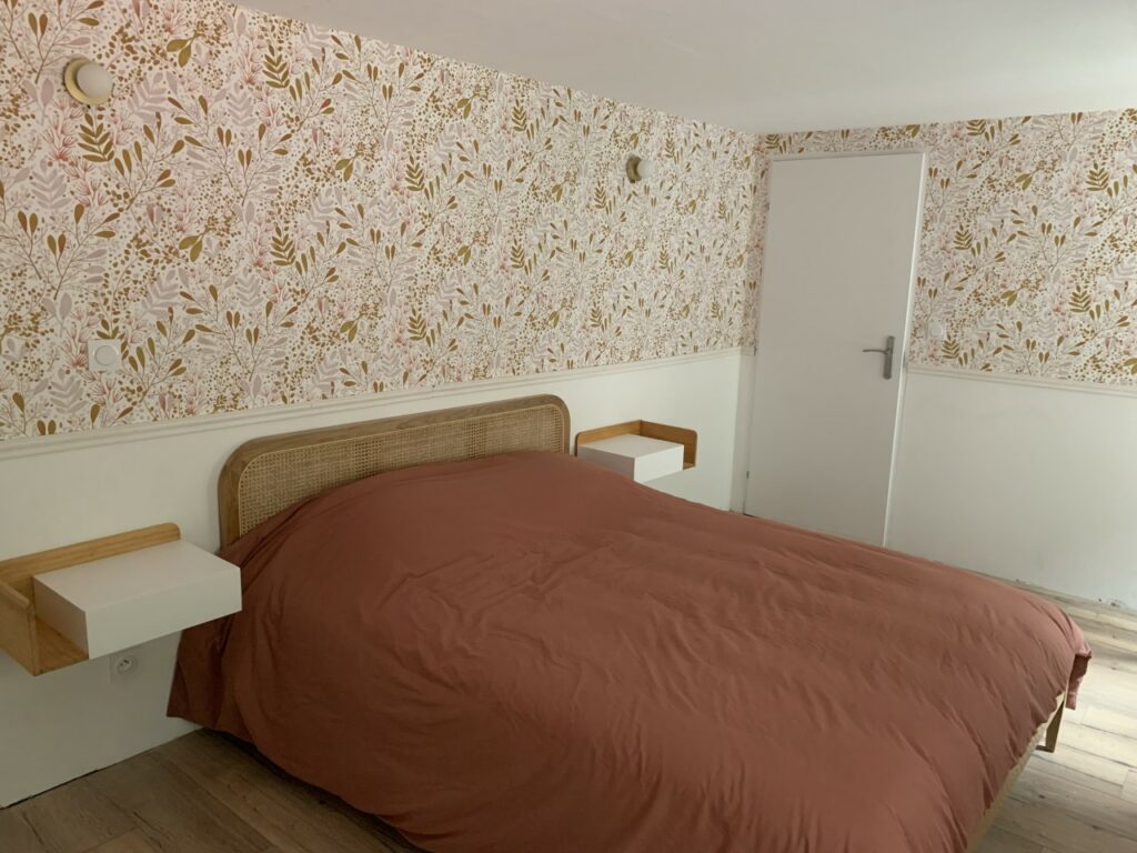 Chambre rose du 1er étage du gite familial A la bonne heure